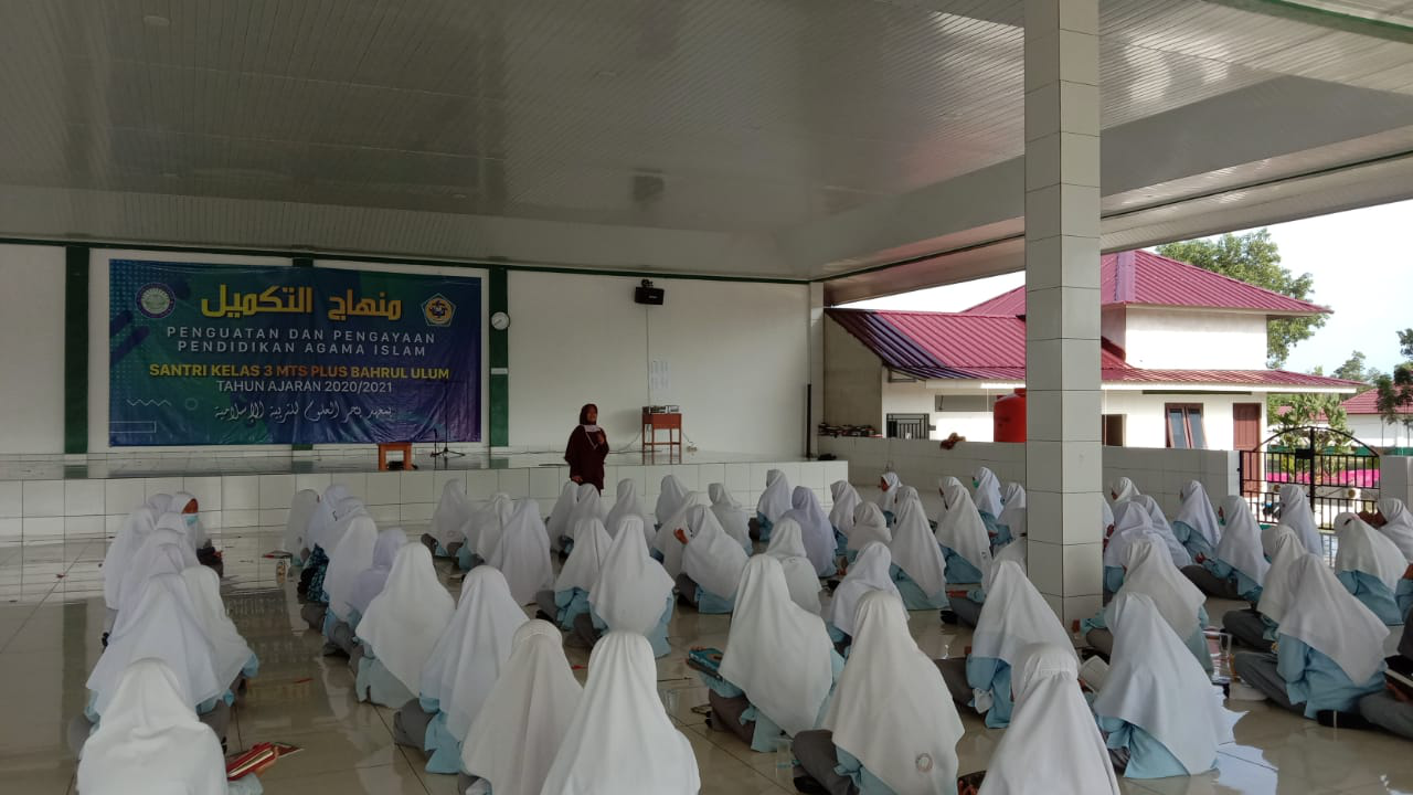 Penguatan dan Pengayaan Pendidikan Agama Islam Bagi Santri Kelas X MTs Plus Bahrul Ulum